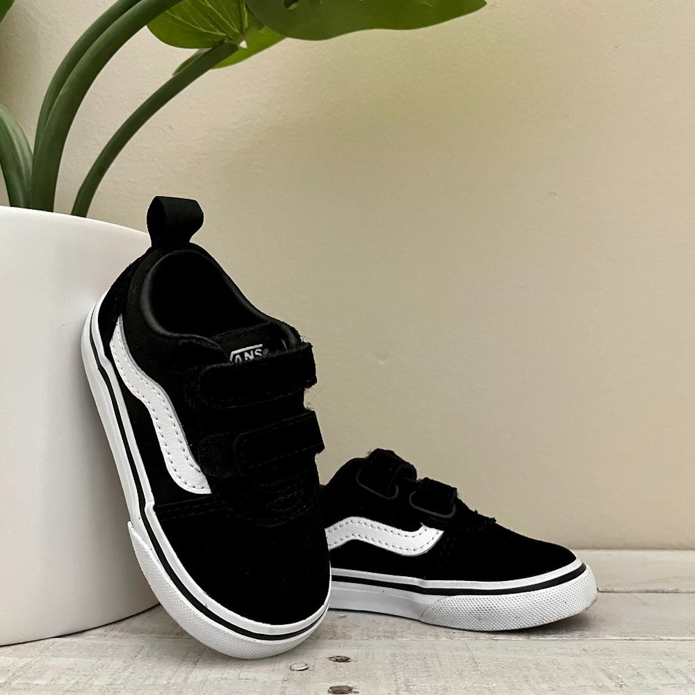 Vans Ward V Toddler black shoes size 6T
